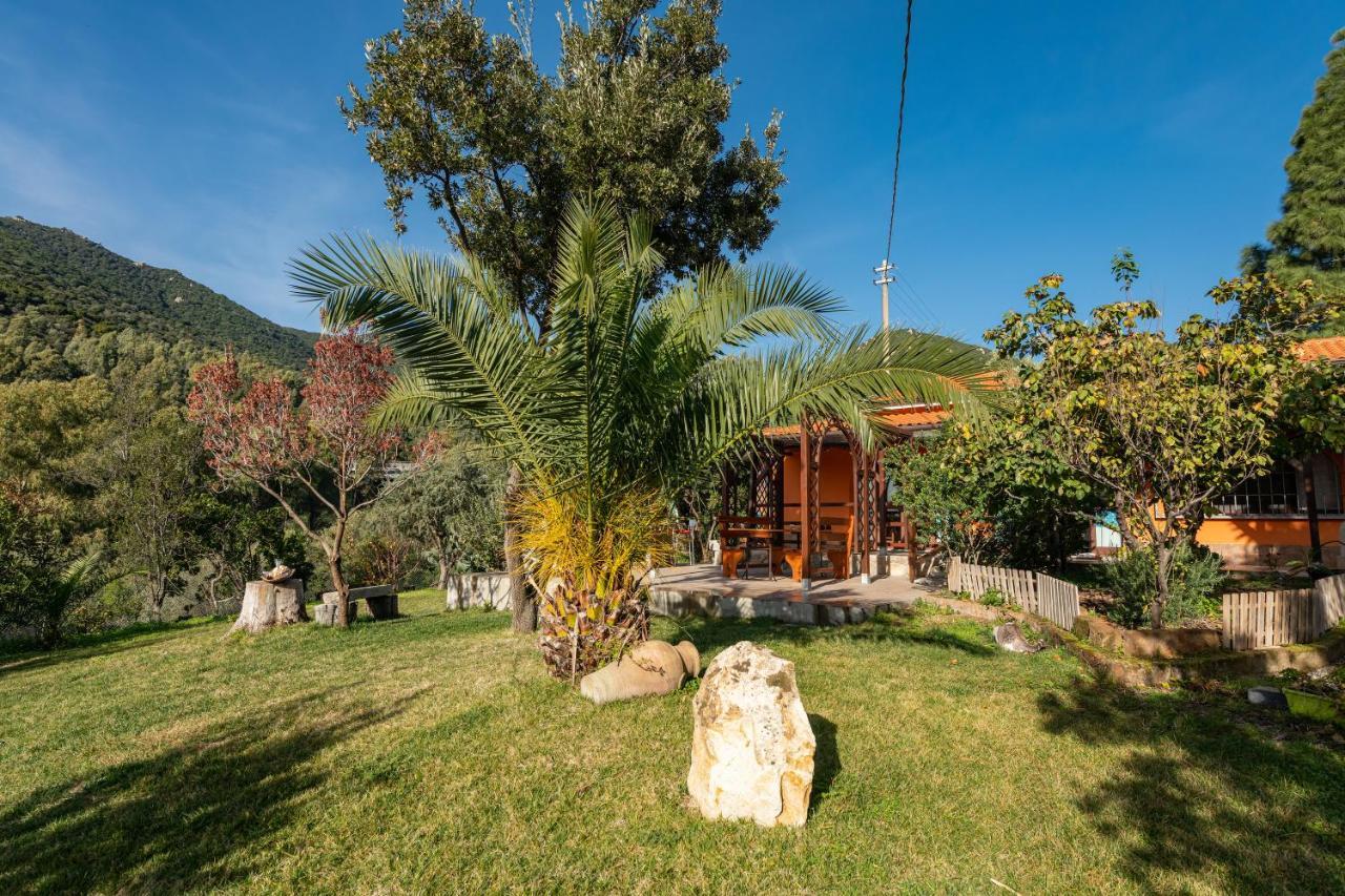 Villa Sureu Solanas  Buitenkant foto